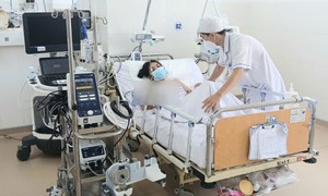 Khánh Hòa lần đầu tiên dùng ECMO hồi sinh nữ bệnh nhân 19 tuổi bên ‘cửa tử’