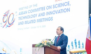 Nữ phó giáo sư Việt nghiên cứu AI trong y tế thắng giải Nhà khoa học ASEAN