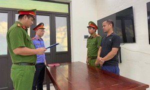 Mua thịt lợn nhiễm bệnh về chế biến lạp sườn, thịt sấy để bán ra thị trường
