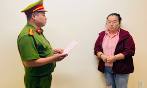 Bắt nữ nghi phạm lừa đảo mua bán nông sản qua mạng sau nhiều năm lẩn trốn