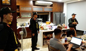 Kiểm tra biệt thự, phát hiện nhiều người nước ngoài có dấu hiệu vi phạm pháp luật