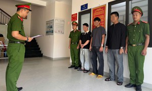 Khởi tố 3 thanh niên bắt giữ người trái pháp luật để ngăn nạn nhân trình báo