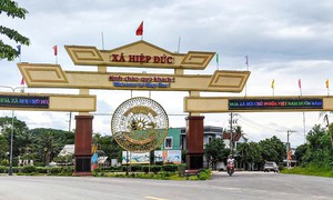 Xã hỗ trợ mỗi thôn một con bò để tổ chức bữa cơm ngày Đại đoàn kết