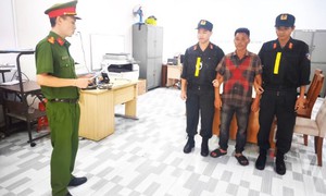 Bị phạt nồng độ cồn, người đàn ông 'nổi điên' chửi bới rồi tấn công Công an ở Đồng Nai