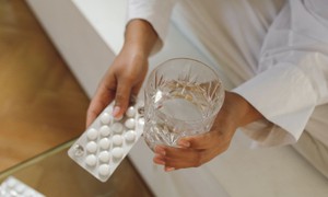 4 loại đồ uống không nên dùng để uống thuốc