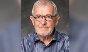 Công trình săn tìm những hạt ma từ vũ trụ đạt giải Nobel Vật lý 2026