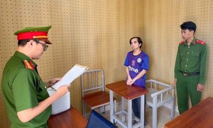 Đang bị truy nã đặc biệt, gã đàn ông thuê nhà trọ chứa 6,1 tấn pháo nổ