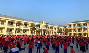 Học sinh Tiến Sơn trở lại trường sau hơn một tháng nghỉ học