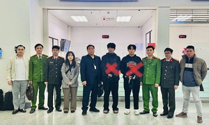 Bắt giữ, bàn giao 2 đối tượng truy nã đỏ của Interpol cho Hàn Quốc