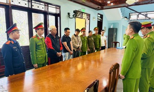 Khai thác khoáng sản vượt mức cấp phép, 3 đối tượng bị khởi tố