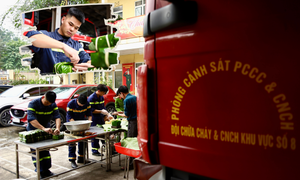 Tết xa nhà của lính cứu hỏa: Chỉ mong được... 'thất nghiệp'