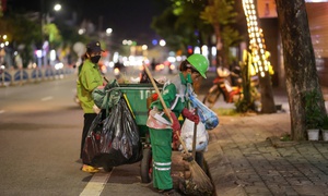 Những người làm đẹp phố phường ngày Tết