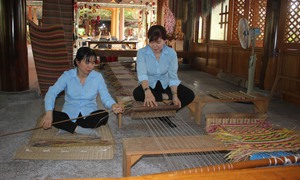 Nơi hội tụ các loài hoa và nghề truyền thống đón khách du xuân