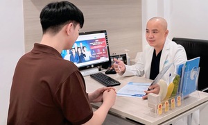 Có nên 'khai Xuân' vào đêm giao thừa?