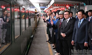 Báo Nhân Dân ra mắt 'Chuyến tàu hạnh phúc': Hành trình nhân văn chào Xuân mới