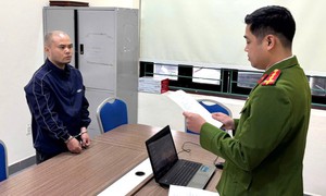 Không có tiền tiêu xài, gã thanh niên lên kế hoạch cướp tiệm vàng chiều mùng 5 Tết