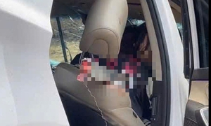 Ô tô lao vào rào tôn công trường trên cao tốc Nội Bài – Lào Cai, một người bị thanh sắt đâm thủng ngực