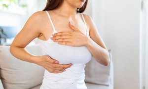 Ung thư vú có di truyền không? Các yếu tố nguy cơ ung thư vú cần biết để bảo vệ chính mình