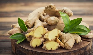 Cách dùng gừng giảm đau họng khi thời tiết thay đổi