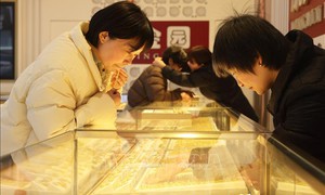 Nhiều nhà kinh tế nâng dự báo giá vàng, bạc sau những cú đảo chiều chóng mặt