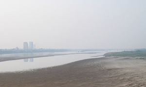 Hà Nội: Phát hiện thi thể người đàn ông nổi trên sông Hồng gần cầu Vĩnh Tuy