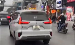 Làm rõ lý do bảng LED sau xe ô tô chạy dòng chữ tục tĩu, xúc phạm lực lượng công an