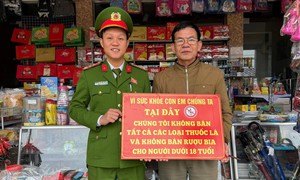 Đại úy Công an xã đưa pháp luật lên Facebook để gần dân hơn