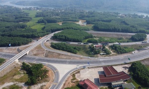 Cao tốc Cam Lộ - La Sơn có thêm nút giao 250 tỷ đồng, tiến độ mở rộng lên 4 làn hiện ra sao?