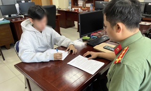 Đăng tải clip quay lén và rao bán phim 'Thỏ ơi!!' trên mạng, nam thanh niên bị xử phạt