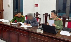 Bình luận xúc phạm lãnh đạo thành phố, 2 chủ tài khoản bị xử phạt 15 triệu đồng