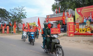 Khắp nẻo đường ở Khánh Hòa rộn ràng trước ngày bầu cử