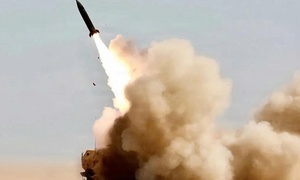 Mỹ dùng tên lửa ATACMS đánh chìm tàu ngầm Iran ngay trong cảng