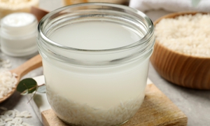 5 lợi ích tuyệt vời của nước vo gạo với mái tóc