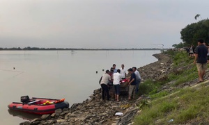 Rời nhà từ sáng sớm, cụ bà được phát hiện tử vong dưới sông