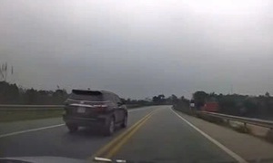 Xử phạt tài xế xe biển xanh đi sai làn đường trên cao tốc