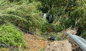 Vụ xe ô tô 29 chỗ lao xuống vực ở Phú Thọ: Khẩn trương cứu chữa cho các nạn nhân