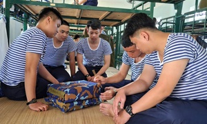 Ngày đầu tiên của tân binh ở Vùng 3 Hải quân