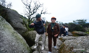 Hành trình 30 năm 'phượt' xe máy lễ Phật của cặp đôi u80