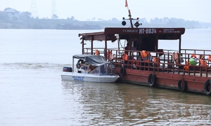 Hà Nội kiểm tra hàng loạt bến đò, tàu thuyền: Thiếu áo phao có thể bị đình chỉ