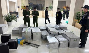 Bắt 'trùm hút cát' tại Quảng Ninh, thu giữ vũ khí quân dụng và chất ma túy.