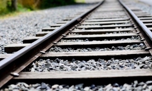 Hà Nội: Tàu hỏa va chạm với xe máy khiến 1 người tử vong