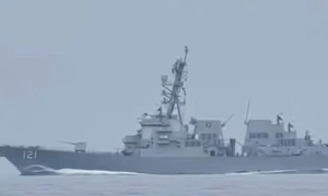 Iran công bố video buộc tàu chiến Mỹ rút khỏi eo biển Hormuz