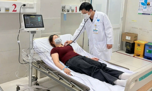 Hàng chục công nhân tại TPHCM nghi phản vệ sau bữa ăn trưa ở công ty