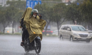 Miền Bắc, miền Trung mưa dông mạnh hôm nay