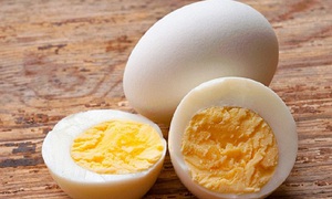 Chuyên gia dinh dưỡng chỉ ra 4 nhóm người cần thận trọng khi ăn trứng