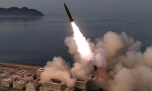 Triều Tiên thử nghiệm 5 tên lửa đạn đạo Hwasong-11 mang đầu đạn chùm 