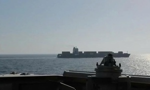 Mỹ bắn hỏng tàu hàng Iran: Quy trình phong tỏa được thực thi ra sao?