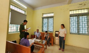 Bắt đối tượng đánh bạc bằng điện thoại qua mạng Internet