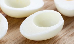 Chỉ ăn lòng trắng trứng gà để giảm béo - đúng hay sai?