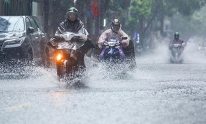 Cảnh báo mưa dông, lốc sét kèm mưa đá ở nhiều khu vực chiều tối nay